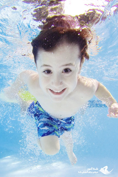 بخش نفس گیری در آب آموزش شنا به خردسالان توسط والدین | شناآموز